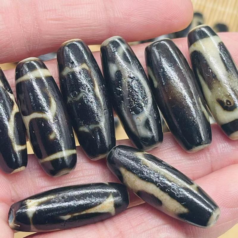 保真品西藏天然玛瑙做旧老天珠虎牙一三眼吊坠配饰品手链隔珠通货