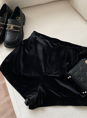 FF BLUE一秒减龄 本期万搭单品薄款黑色显高显瘦丝绒短裤女休闲裤