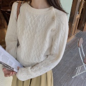 day off. 糖霜小麻花 FFBLUE 羊毛软糯小个子纽扣短款 毛衣