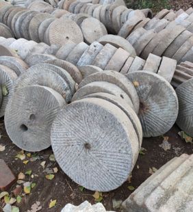 老石头老石磨盘扇镇宅磨扇老旧青石磨盘石材汀步石公园别墅垫脚石