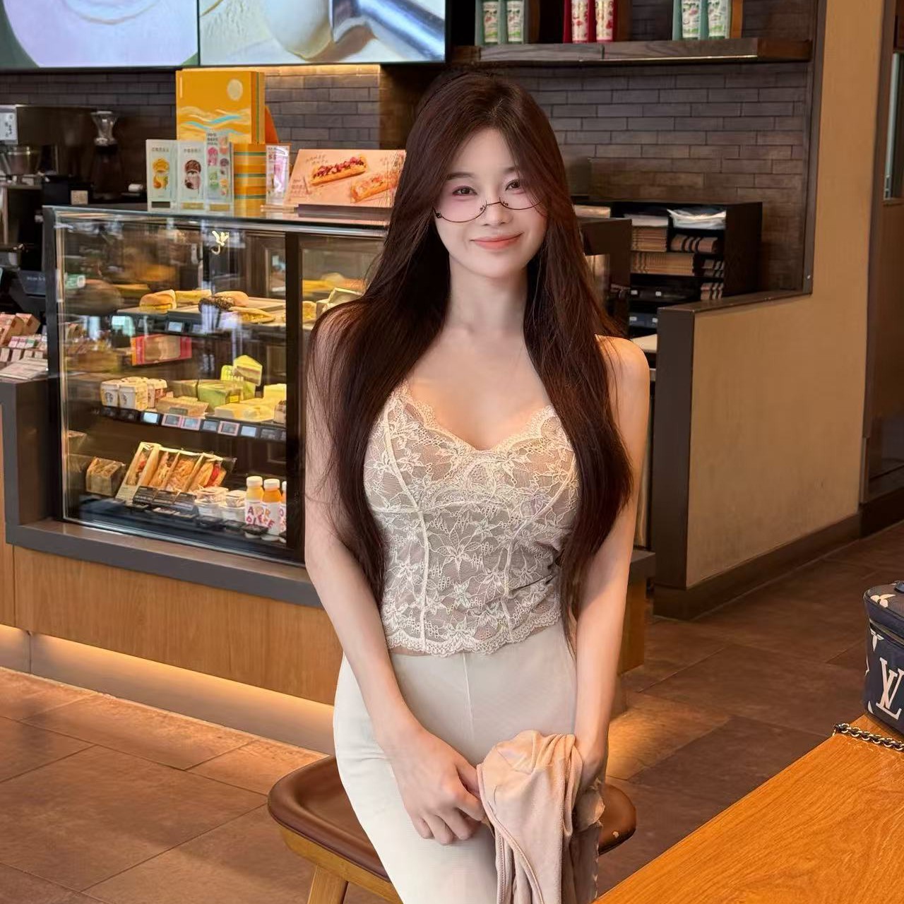 【温柔邂逅】10161＃纯欲V领蕾丝磨毛吊带背心女