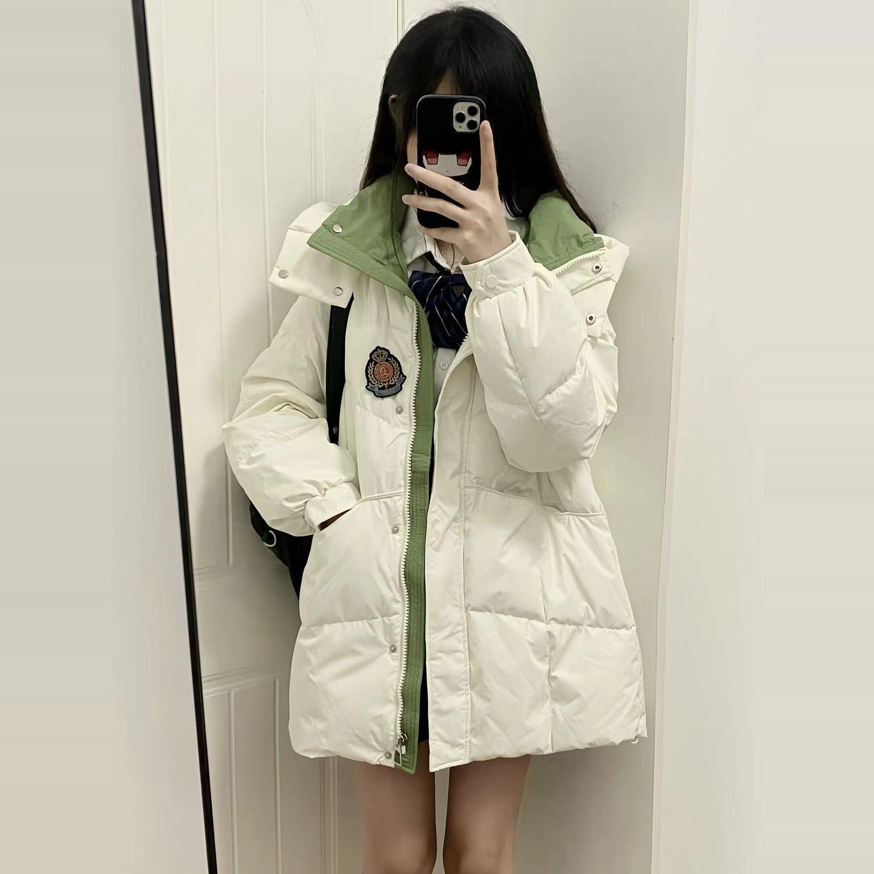 百搭中长款羽绒服学院风