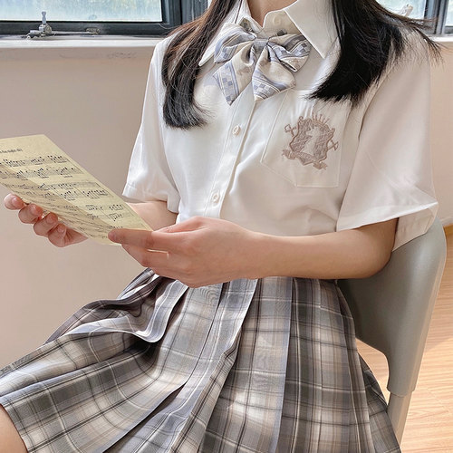 jk原创白皇后银色刺绣短袖衬衫