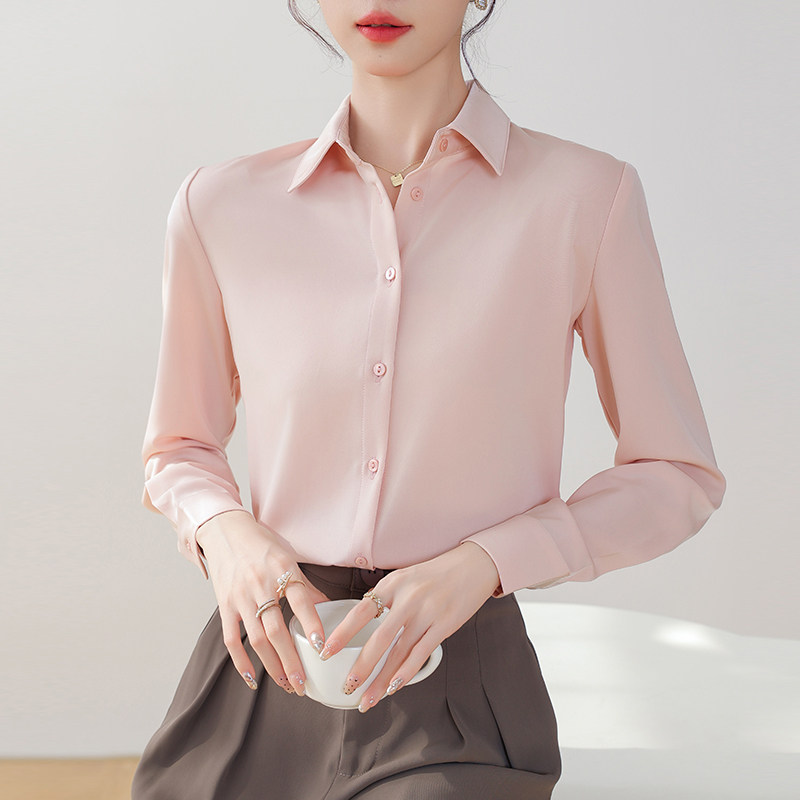 春秋樱花粉缎面长袖正装衬衫女