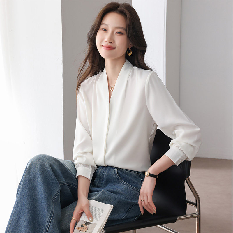 白色V领长袖职业衬衫女西装内搭