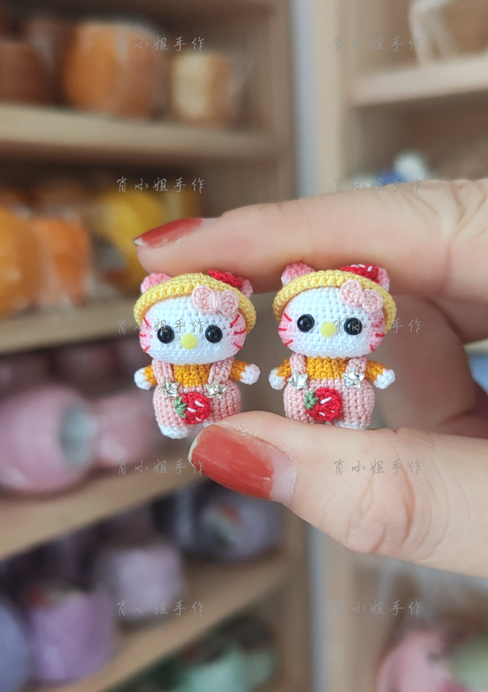 成品手工钩织微钩草莓小猫咪小喵手机挂件钥匙扣胸针发夹礼物摆件
