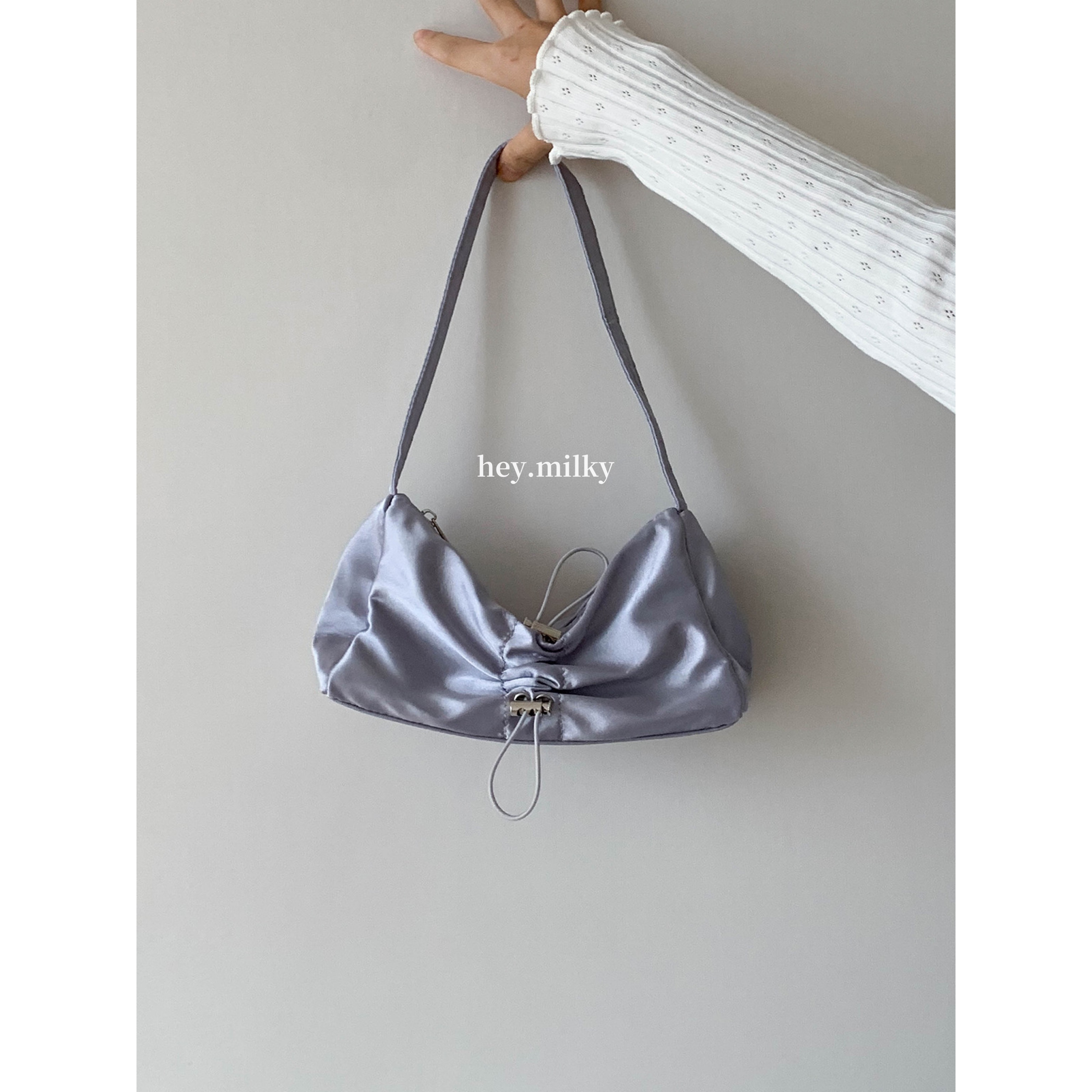 设计感手提包抽绳褶皱丝绸腋下包