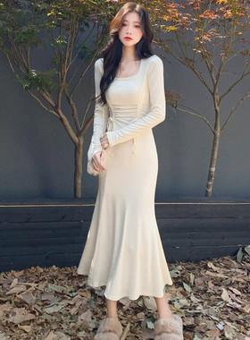 纯欲方领鱼尾连衣裙女春秋冬季打底包臀裙收腰修身长裙子大衣内搭
