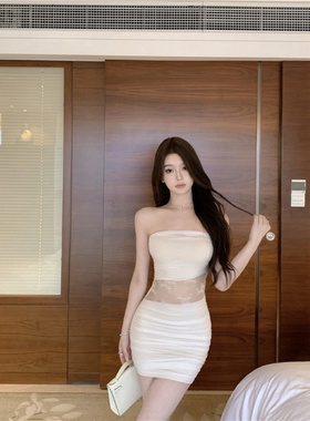 蕾丝拼接网纱镂空抹胸连衣裙女夏季修身白色短裙子纯欲收腰包臀裙