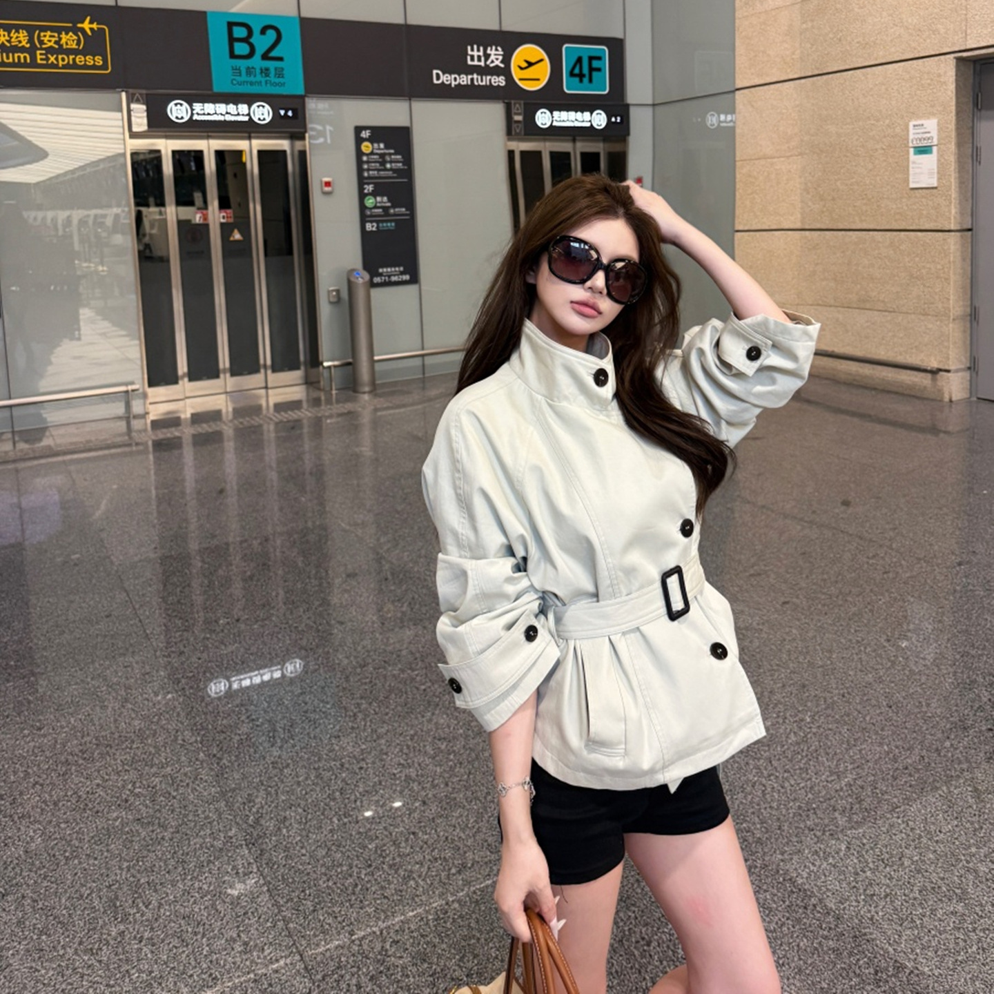 秋季韩系米色英伦风衣短款外套女