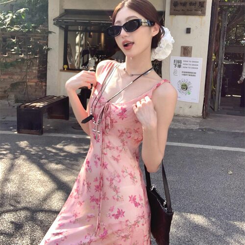 粉色碎花吊带连衣裙女夏季长裙子