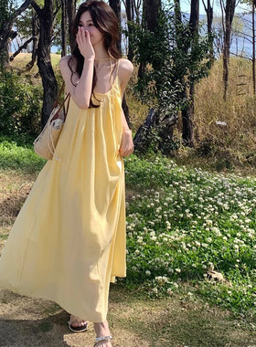 黄色吊带连衣裙女夏海边绝美长裙