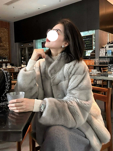 小香风灰色仿水貂毛环保皮草外套女25冬短款皮毛一体毛毛绒大衣秋