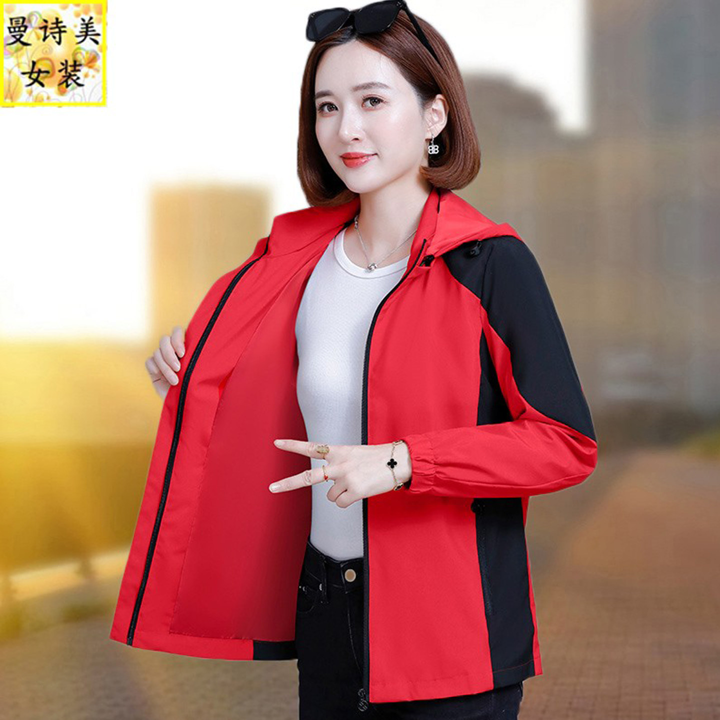 春秋可脱帽短款夹克女2026年新款休闲宽松妈妈爆款防风冲锋衣外套