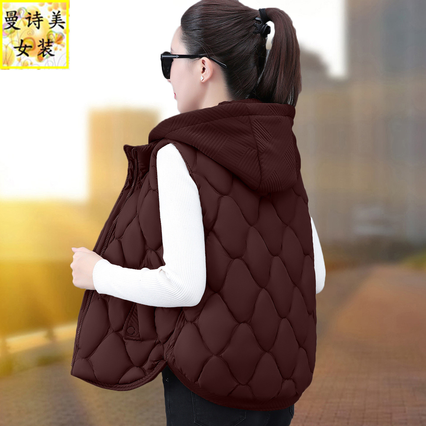 连帽棉马甲女款冬季2026新款时尚洋气中老年妈妈加厚保暖背心马夹