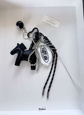 原创设计皮质小马黑马miu系包包挂件相机单反潮酷钥匙扣配饰ins风