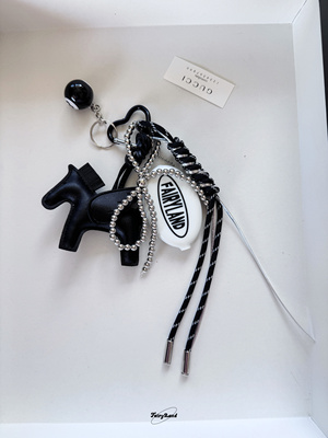 原创设计皮质小马黑马miu系包包挂件相机单反潮酷钥匙扣配饰ins风