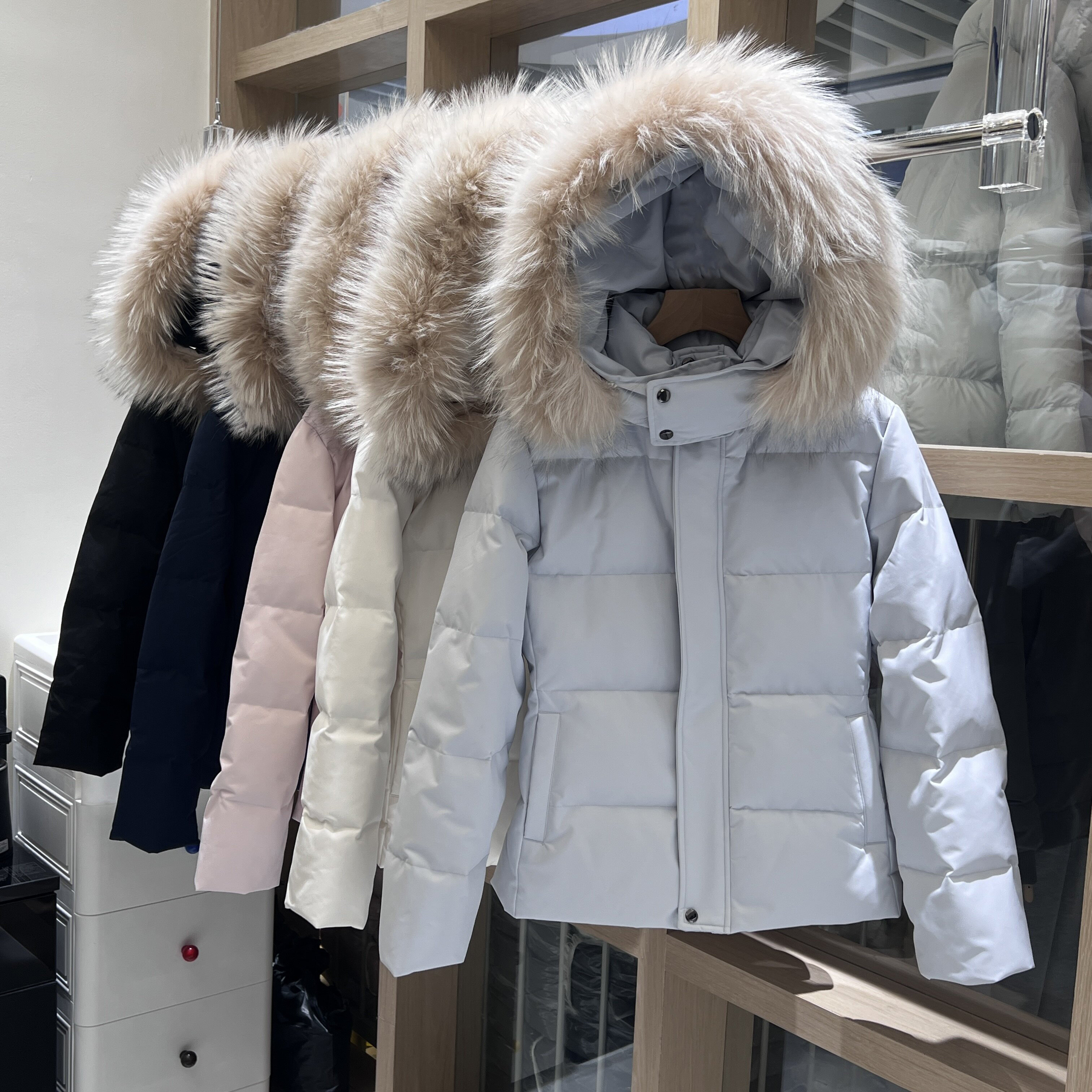 90%白鸭绒大毛领连帽羽绒服女收腰短款2026冬季新款加厚保暖外套