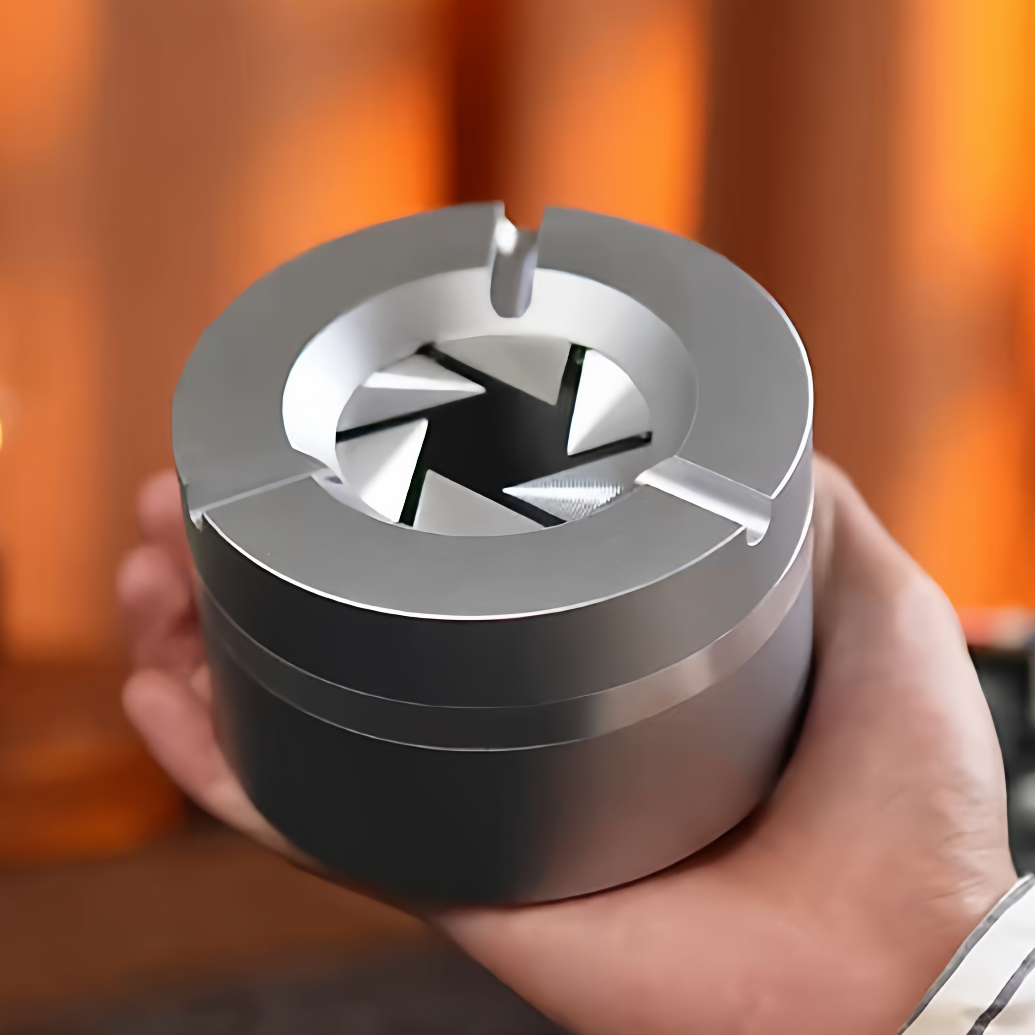 时尚高档合金金属车载烟灰缸家居办公室带盖工艺品摆件客厅茶几用