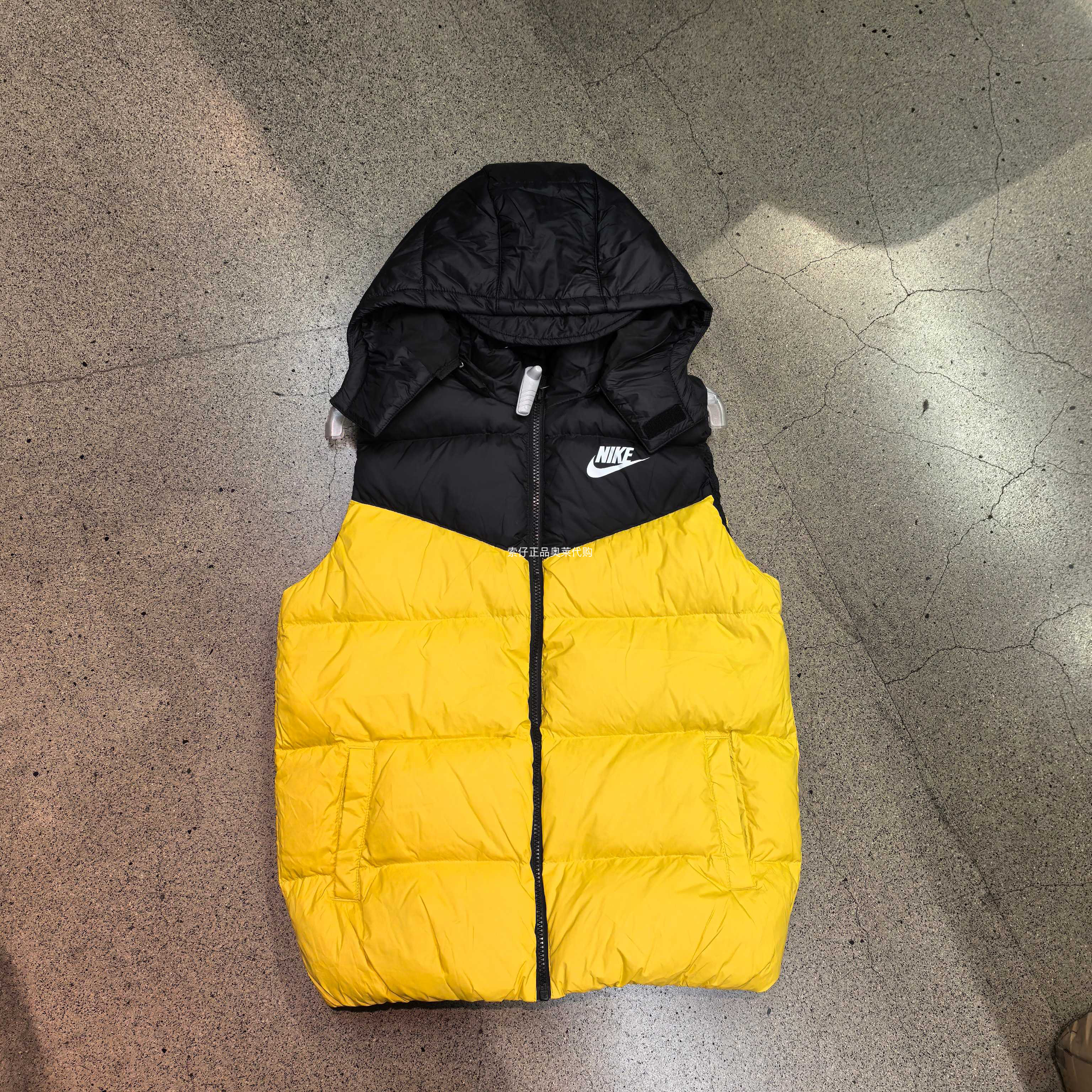 Nike/耐克 大童或女子秋冬季连帽保暖轻便休闲运动羽绒马甲HV1602