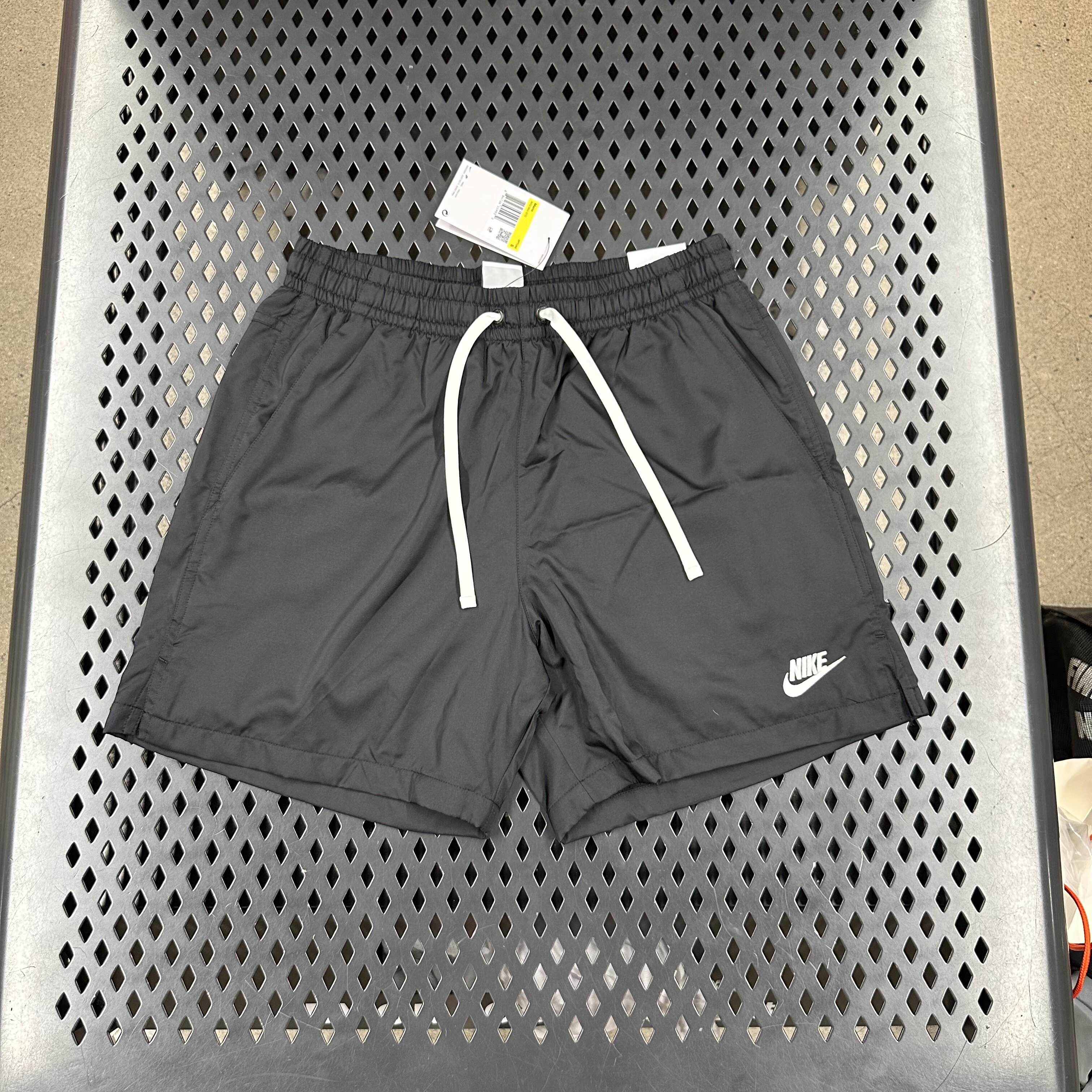 Nike耐克 男子梭织加衬运动训练 透气休闲速干美式短裤AR2383-010