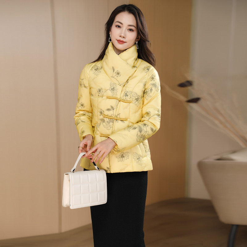 羽绒服女短款新款洋气黄色印花修身显瘦新中式国风白鸭绒保暖外套