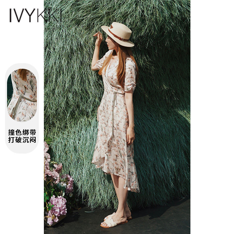 IVYKKI艾维奥莱2024夏季新款女士泡泡袖V领荷叶边短袖雪纺连衣裙
