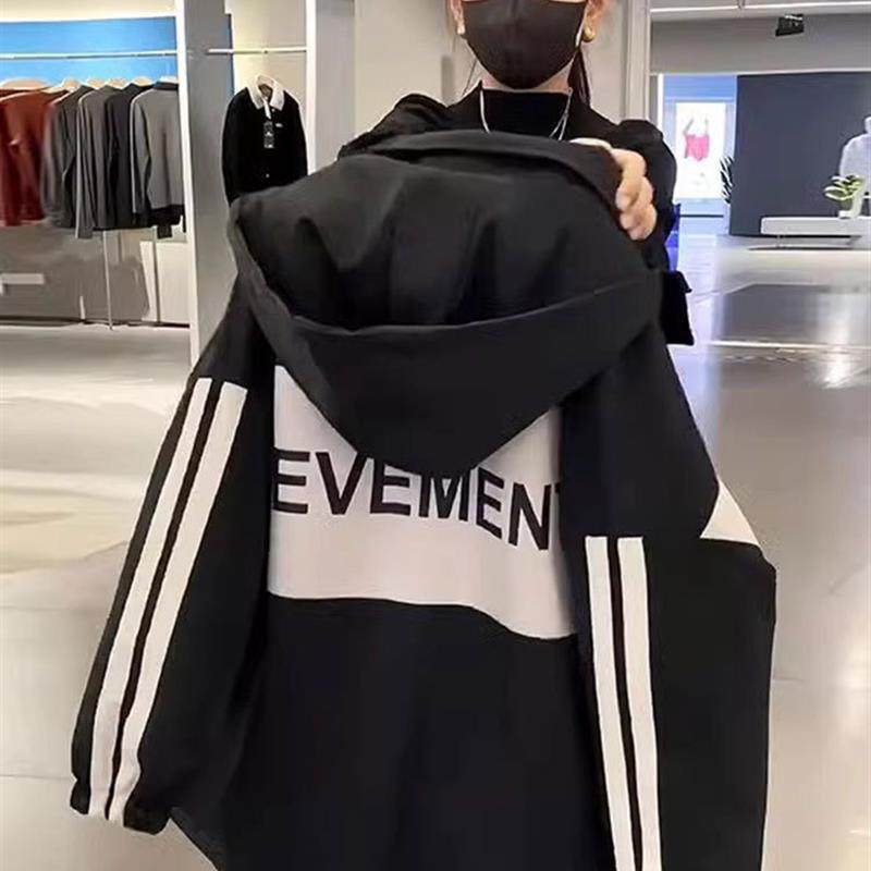 今年流行的户外女性夹克2025春季新时尚宽松风衣夹克为小个子,女装/女士精品,短外套,淘宝优惠券,粉丝福利购,淘宝优惠卷