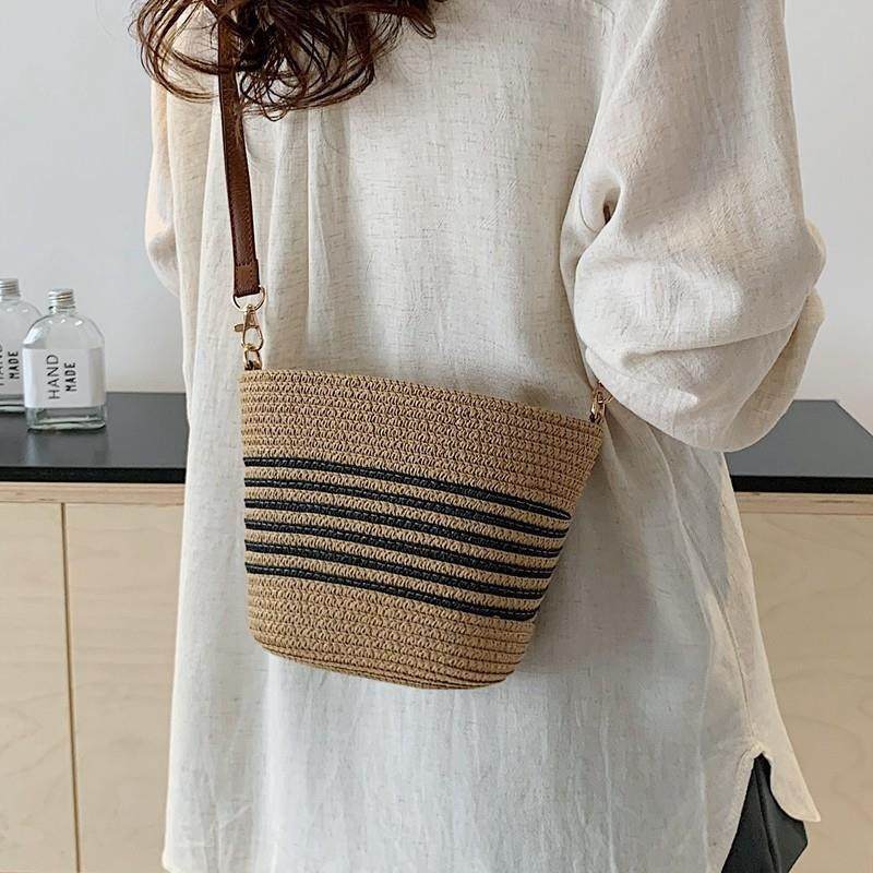 夏季流行草编小包包女2025新款海边度假编织包休闲百搭斜挎水桶包,箱包皮具/热销女包/男包,通用款女包,淘宝优惠券,粉丝福利购,淘宝优惠卷