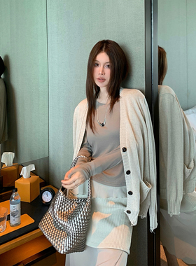 IUIU阿晶家「重工双层老钱风」宽松慵懒风休闲针织开衫外套女