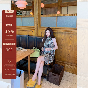 IUIU阿晶家 连身短裙 「chill也时髦」精致女人连衣裙挂脖百搭无袖