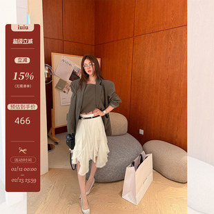 IUIU阿晶家「私服系列」很高级的定制灰绿西装套装复古廓形高级感