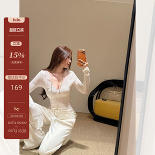 IUIU阿晶家 蕾丝拼接t恤女秋冬内搭修身显瘦v领百搭上衣