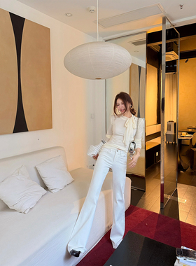 IUIU阿晶家「搭配王者～白色抓绒裤」秋冬白色牛仔裤女修身微喇