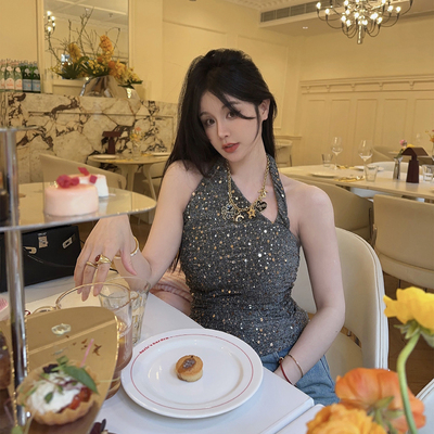 【IUIU ONLINE】美女buff 不规则挂脖背心灰色亮片性感吊带女夏季