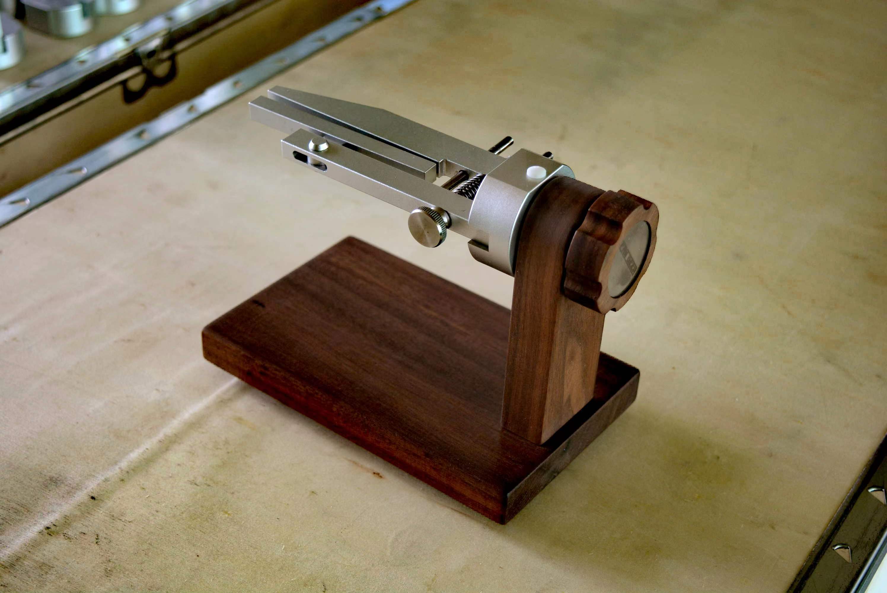 迷鹿仓表带夹手工皮具上边油