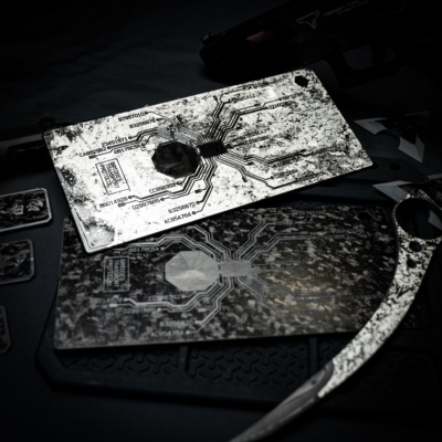 WEAVER织巢鸟 死亡搁浅快递面单蜘蛛LOGO锻造纹碳纤维垫板饰片