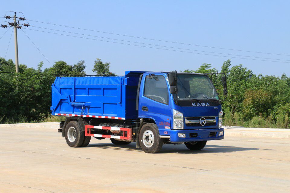 凯马自卸式垃圾车全封闭定金