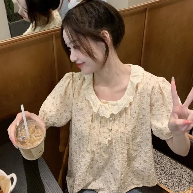 小清新减龄花边娃娃领短袖碎花衬衫女2025年夏季甜美宽松百搭上衣