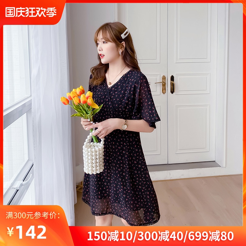 2020夏季新款樱桃花边V领大码雪纺碎花连衣裙显瘦遮肉胖mm碎花裙