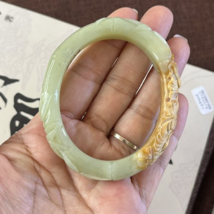 岫岩玉手镯黄白河磨玉手镯子雕刻竹子玉镯透闪石55mm内径贵妃手镯