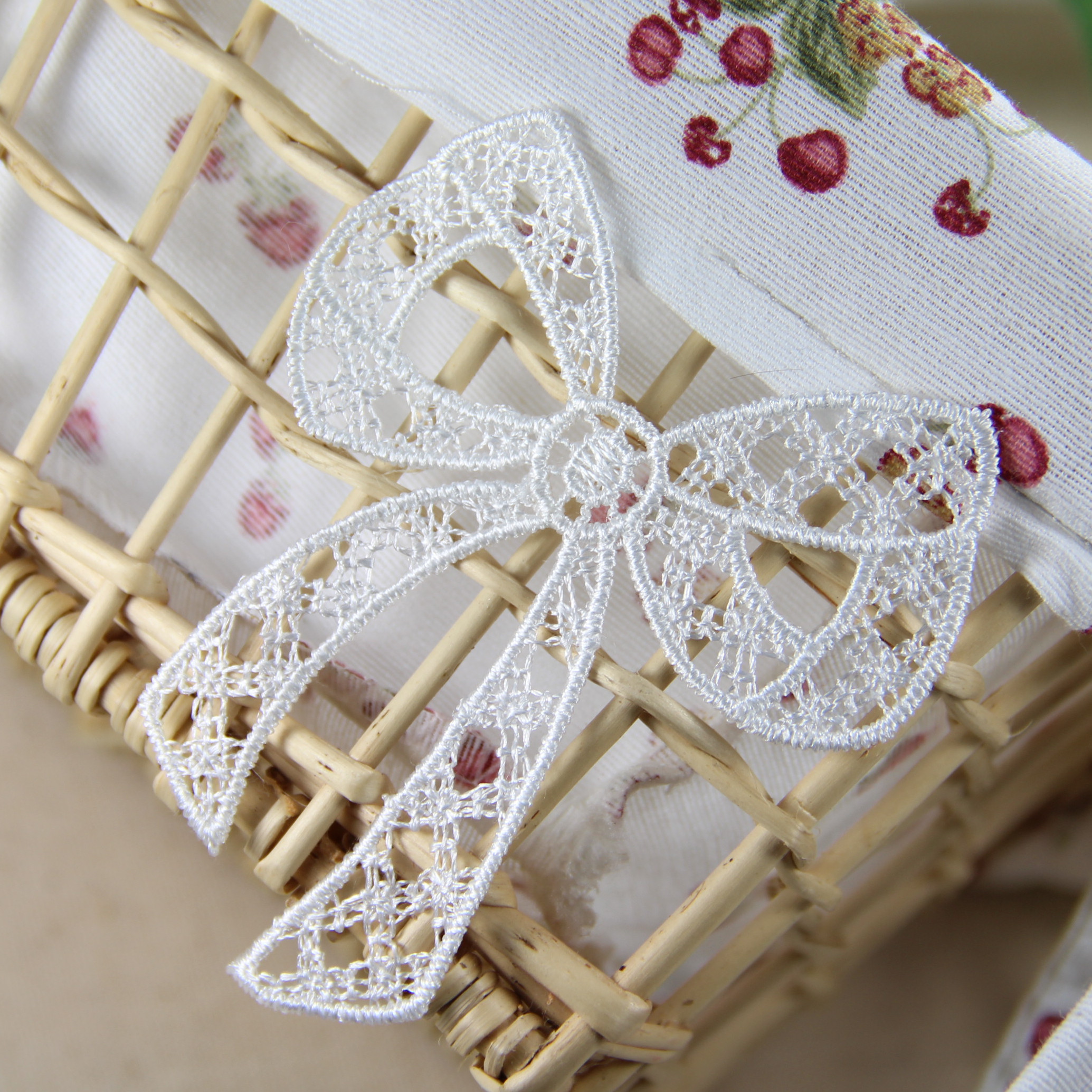 手工辅料- 白色纯棉蕾丝布贴刺绣衣服羽绒服蝴蝶结补丁贴 需手缝|msdalam kategori rumah Fabrik, bahan-bahan jahitan DIY, alat dan produk siap, Aksesori jahit DIY/aksesori/aksesori, pes kain - dari Buy2taobao.com untuk memberikan perkhidmatan ejen Taobao profesional membeli