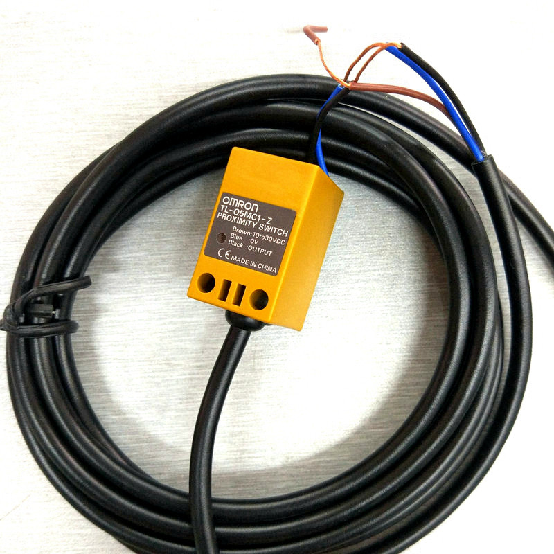 欧姆龙电容式接近开关方形传感器近接TL-Q5MB1ZPNP开关TL-Q5MC1-Z