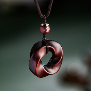木萦~寓意吉祥顺遂莫比乌斯环吊坠血檀木项链木质挂件毛衣链男女