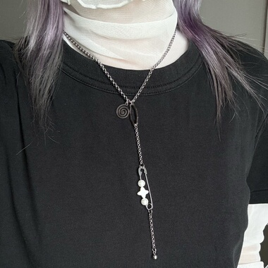 韩系ins风螺旋别针十字星几何串珠项链小众设计感y2k甜酷简约叠戴