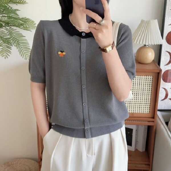 气质小蜜蜂夏季刺绣T恤娃娃领