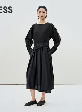 LESS春通勤拼接收腰长裙舒适时尚优雅圆领黑长袖连衣裙2P2G13890