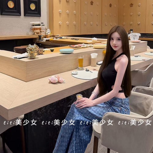 性感修身显瘦镂空背心上衣