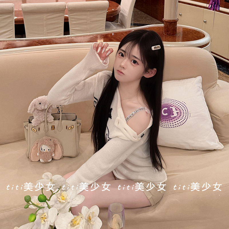 撞色肩扣针织衫露肩毛衣