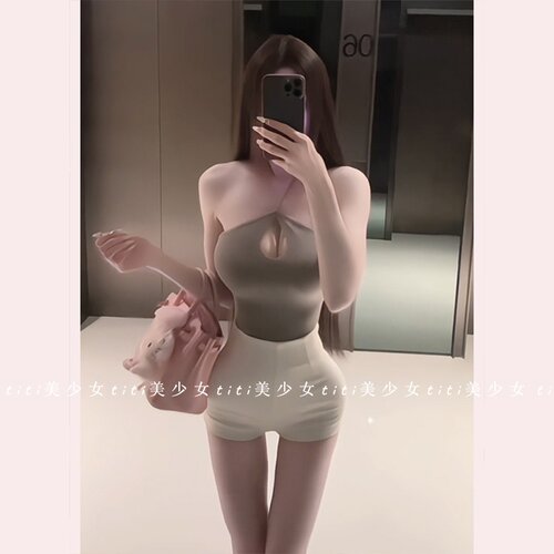 镂空灰色挂脖显胸吊带背心